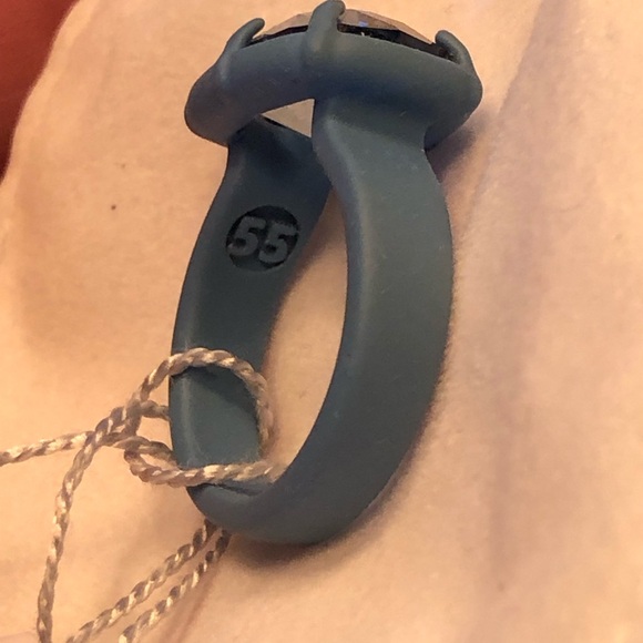 Atelier Swarovski Rosie Assoulin ring - Picture 7 of 16